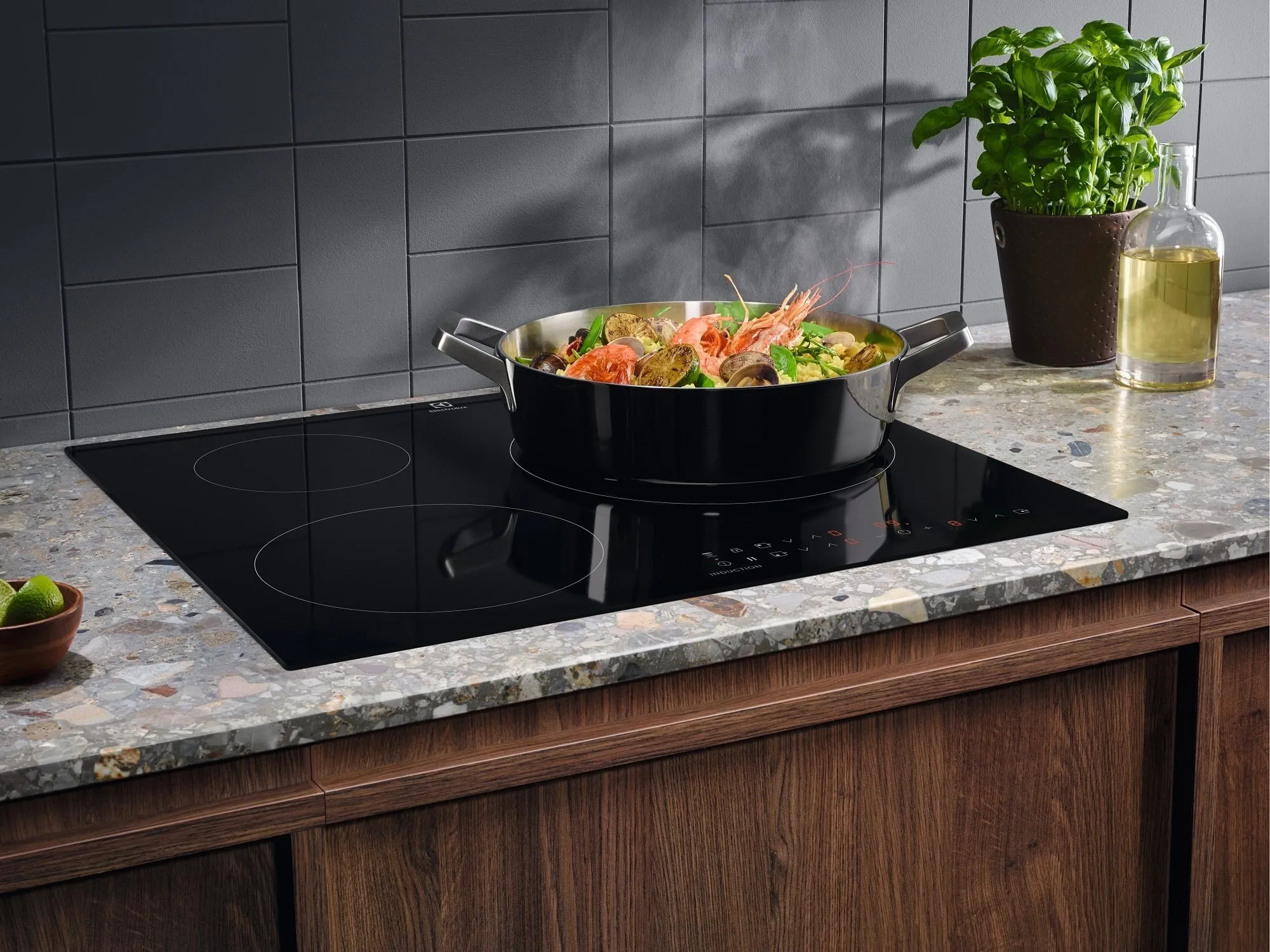 Индукционная варочная поверхность Electrolux LIT60336C черный