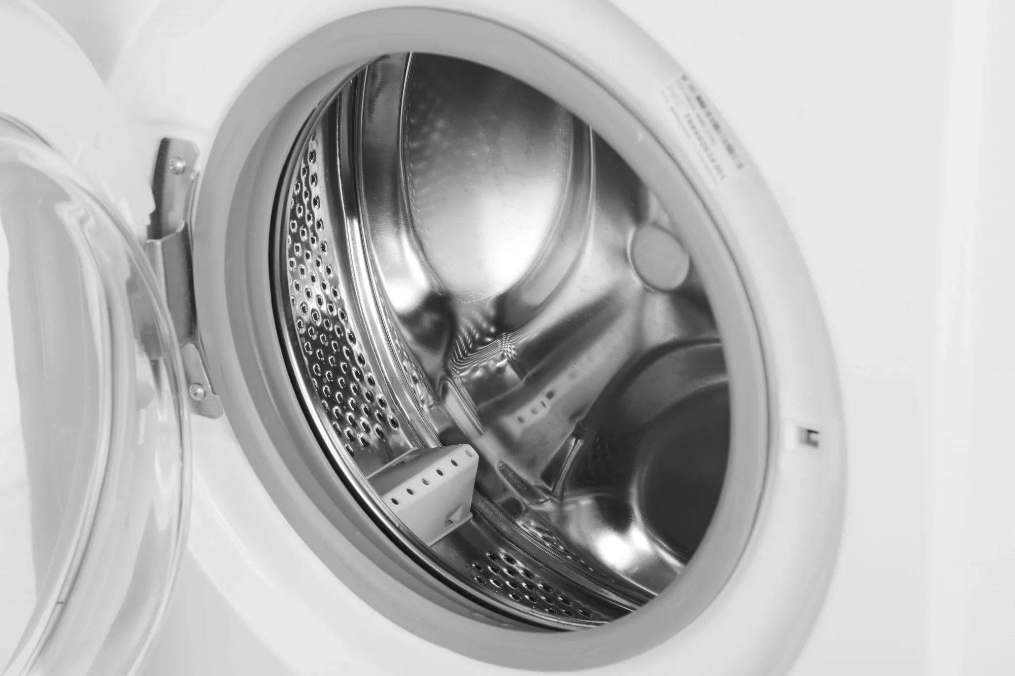 Стиральная машина Indesit IWUD 4085 класс: A загр.фронтальная макс.:4кг белый