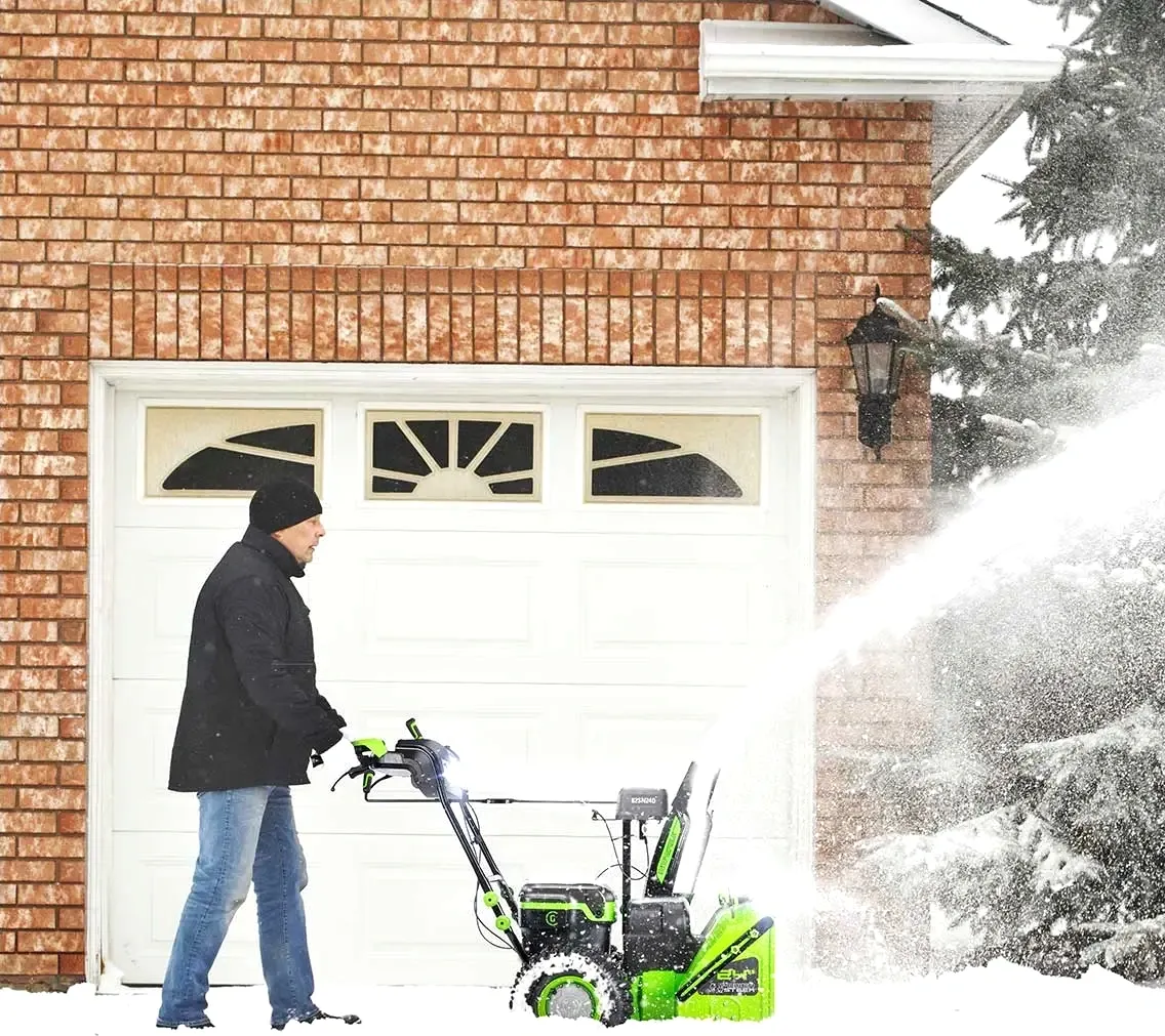 Снегоуборщик электр. Greenworks GD82ST56 5.2кВт