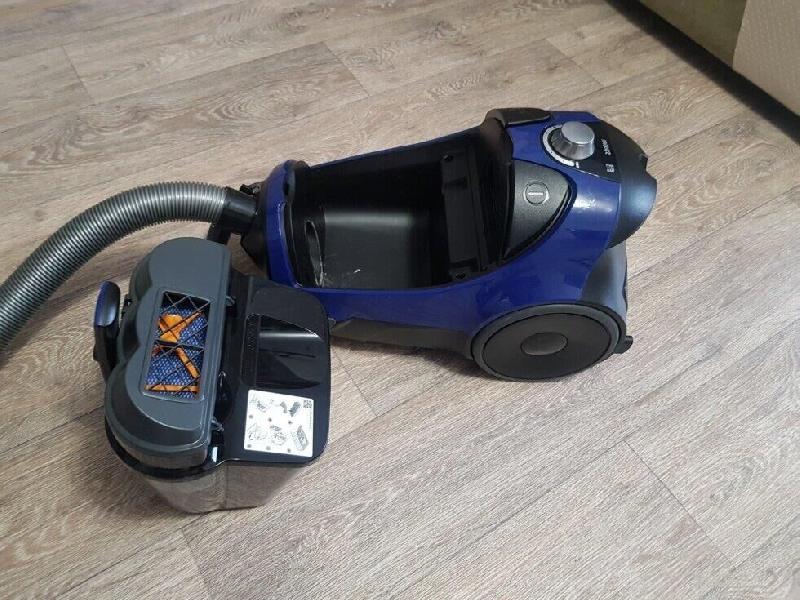 Пылесос без мешка Samsung VCC8836V36/XEV